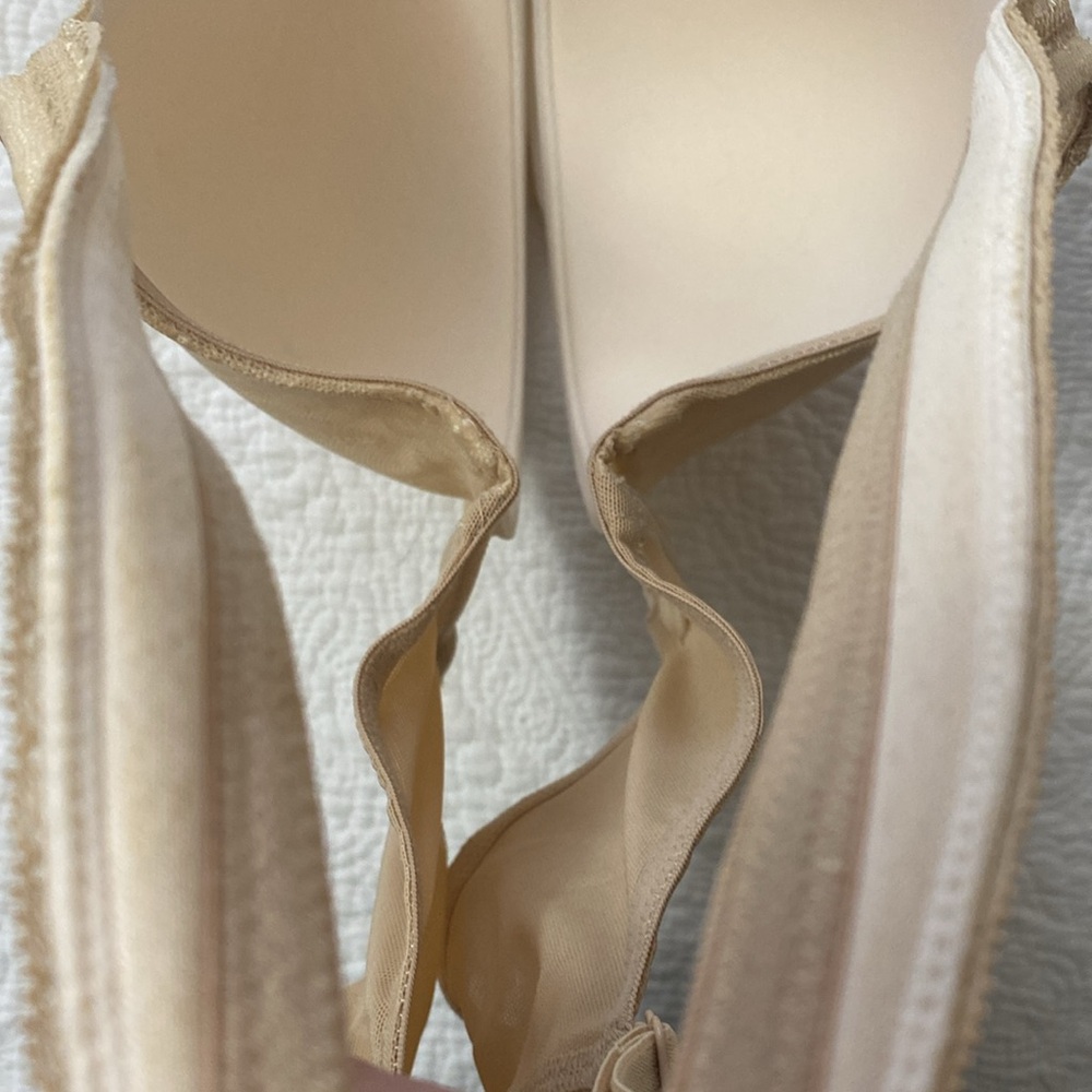 Cacique— Lightly Lined Balconette - Picture 13 of 14
